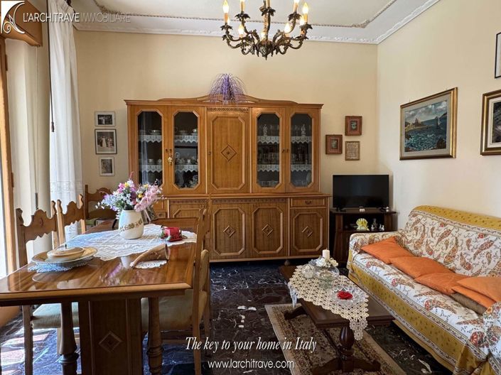 Image No.6-2 Bed House for sale