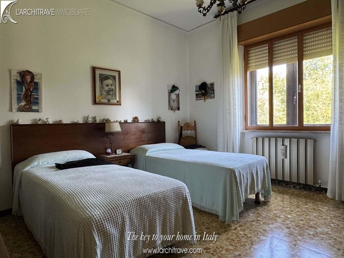 Image No.7-2 Bed House for sale