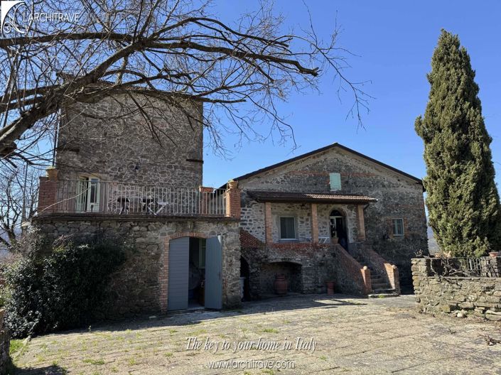 Image No.1-7 Bed Villa for sale