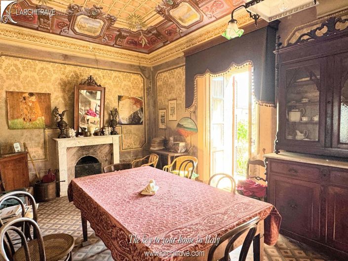 Image No.2-8 Bed House for sale