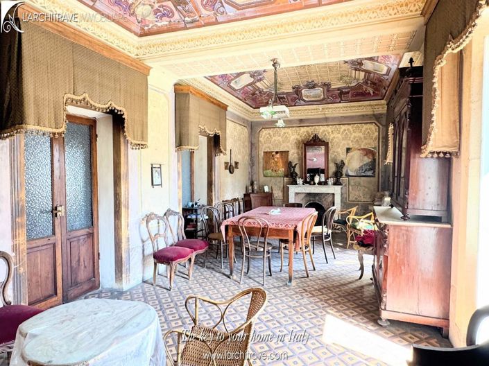 Image No.3-8 Bed House for sale