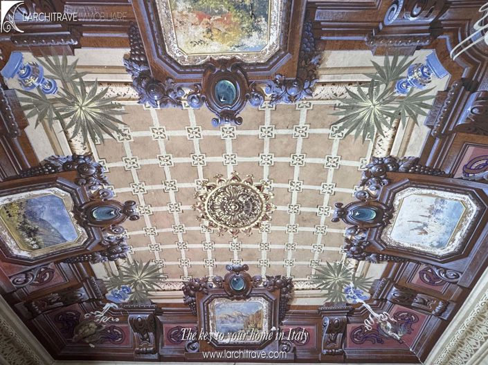 Image No.4-8 Bed House for sale