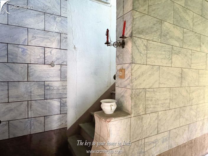 Image No.5-8 Bed House for sale