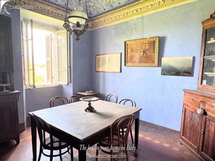 Image No.9-8 Bed House for sale