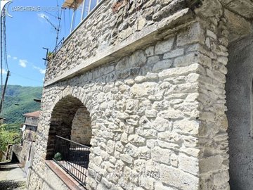 c954e8ef-0f0d-43b8-6ef4-11877747896f