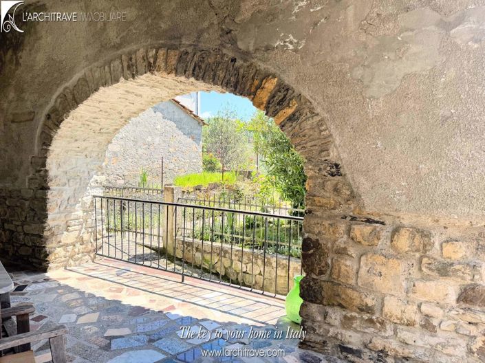 Image No.8-1 Bed House for sale