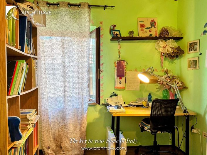 Image No.11-2 Bed House for sale