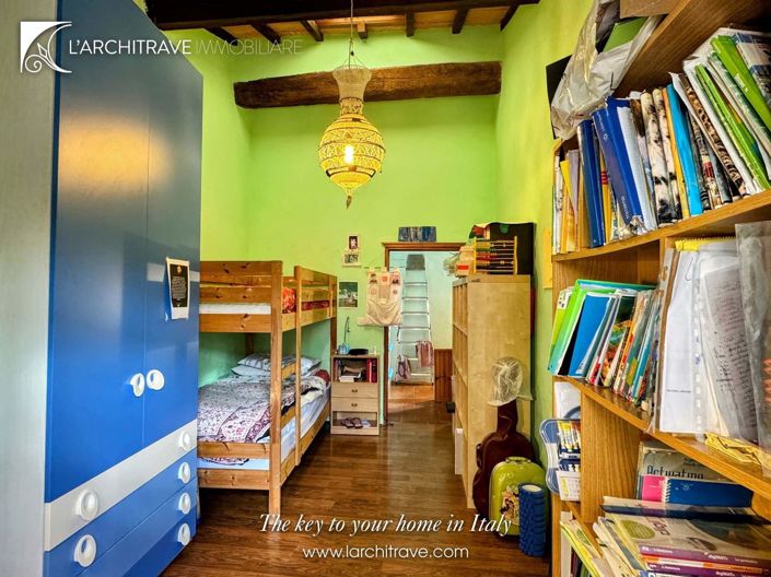 Image No.12-2 Bed House for sale