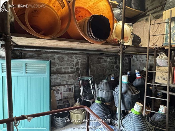 Image No.18-2 Bed House for sale