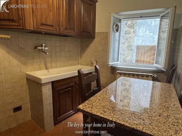 c137ff68-1132-3e40-b639-98ff3a514071