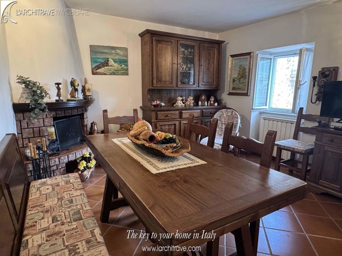 Image No.8-2 Bed House for sale