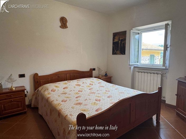 Image No.9-2 Bed House for sale