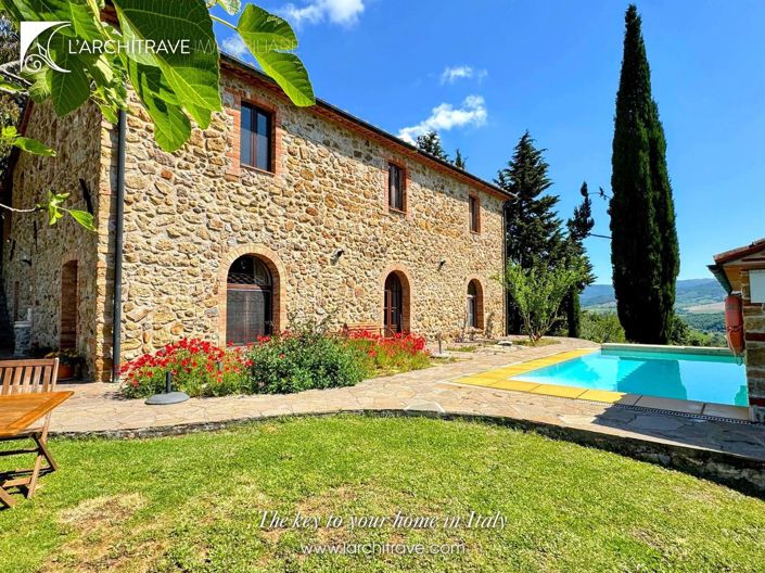 Image No.1-Villa de 3 chambres à vendre à Pomarance