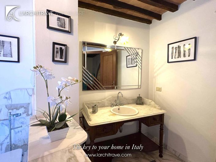 Image No.16-3 Bed House for sale