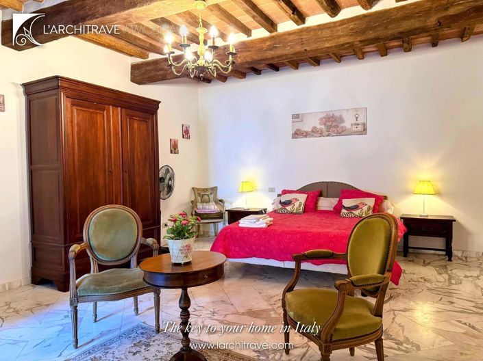 Image No.18-3 Bed House for sale