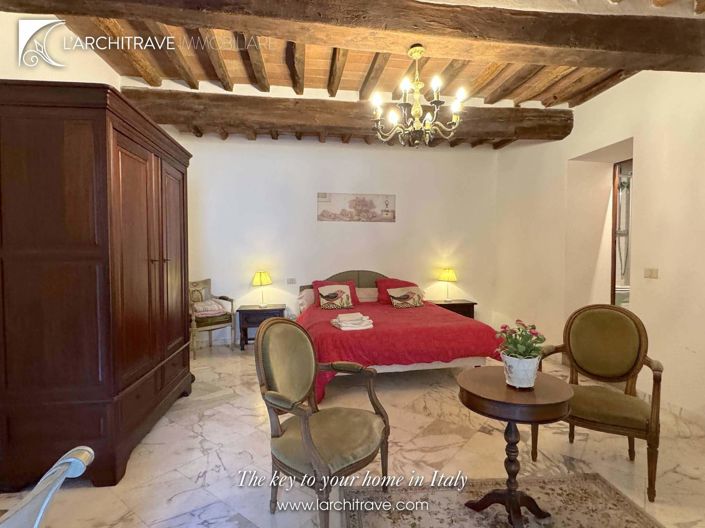 Image No.19-3 Bed House for sale