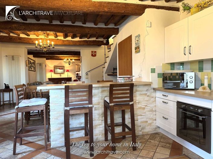 Image No.8-3 Bed House for sale