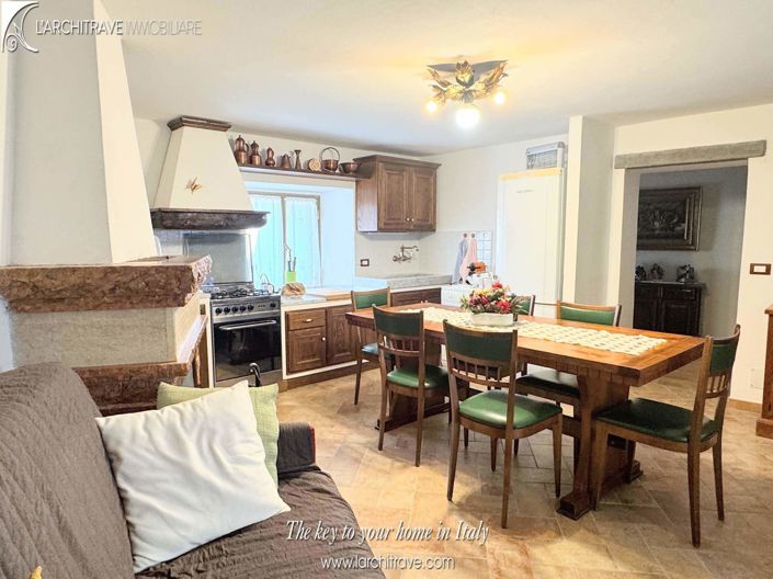 Image No.5-2 Bed House for sale