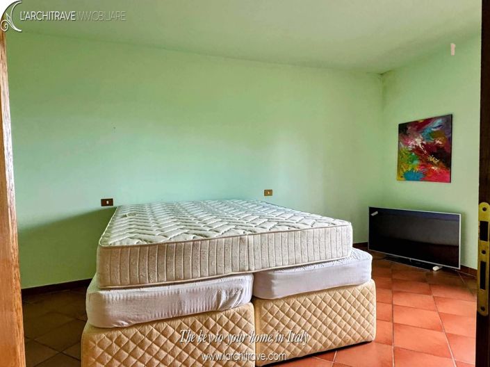 Image No.10-2 Bed House for sale