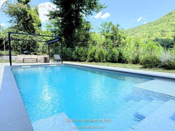 Image No.2-Villa de 2 chambres à vendre à Licciana Nardi