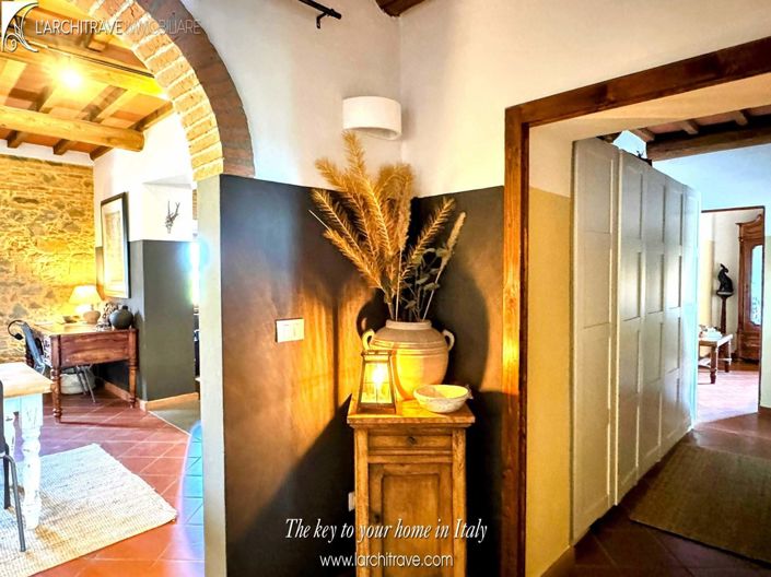 Image No.11-3 Bed House for sale