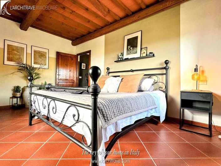 Image No.14-3 Bed House for sale