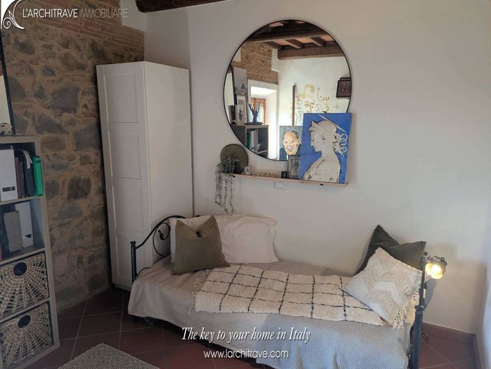 Image No.17-3 Bed House for sale