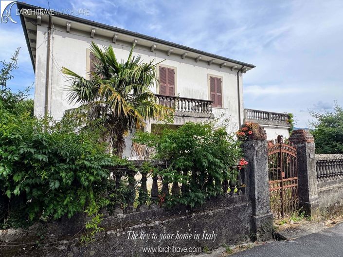 Image No.1-5 Bed House for sale