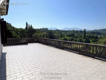 f2939903-82dc-281d-2430-218be626199d