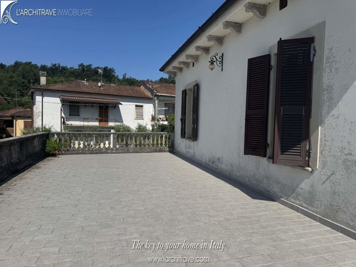 Image No.5-Maison de 5 chambres à vendre à Aulla