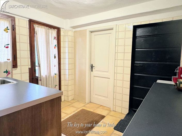 Image No.8-4 Bed House for sale