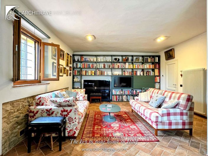 Image No.22-2 Bed House for sale