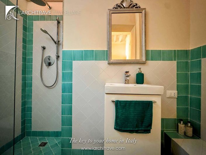 Image No.14-3 Bed House for sale