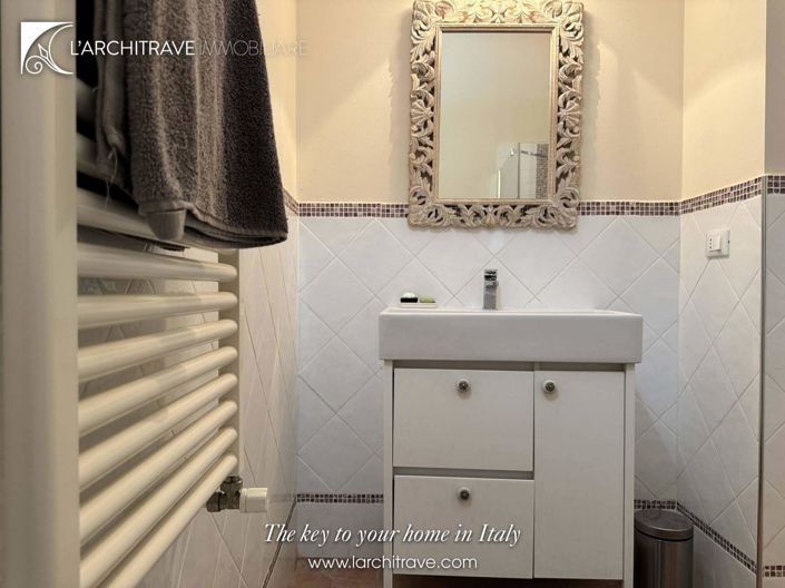 Image No.19-3 Bed House for sale