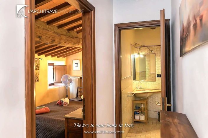 Image No.10-2 Bed House for sale