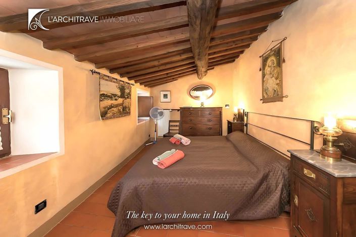 Image No.13-2 Bed House for sale