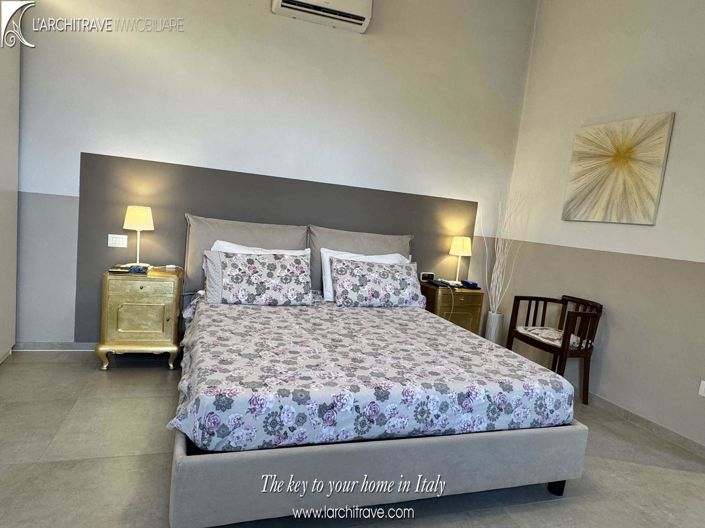 Image No.17-1 Bed House for sale