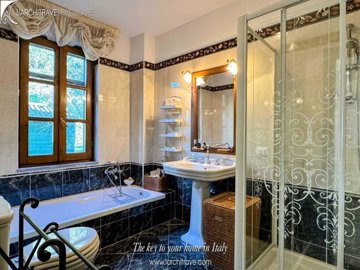 56430599-aa88-7a9b-d7f4-049571a1e364