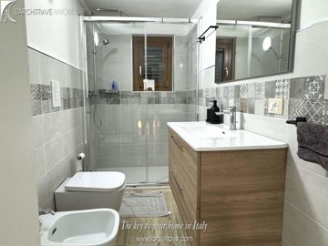 2a40eab7-1067-59cf-d632-0081313099fd