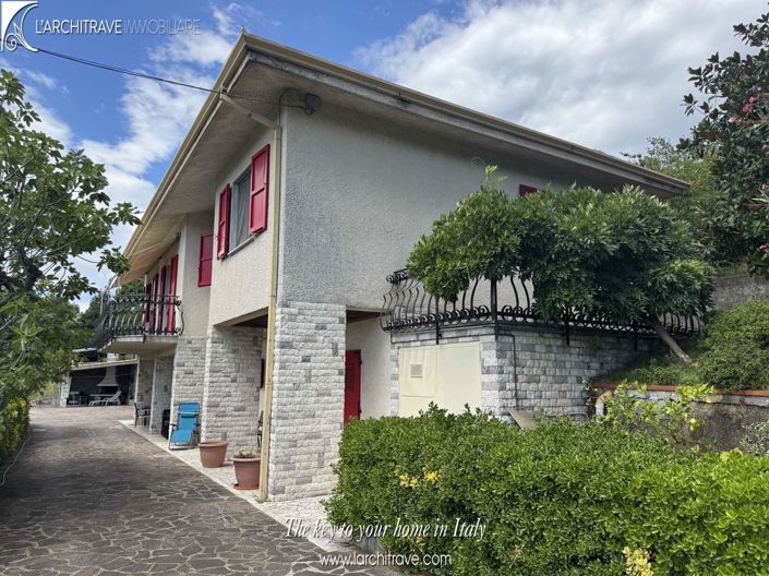 Image No.4-3 Bed Villa for sale