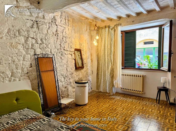 Image No.10-2 Bed House for sale