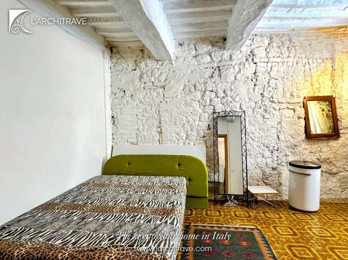 Image No.12-2 Bed House for sale