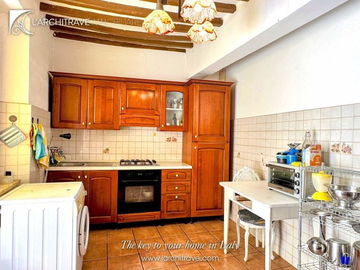 Image No.8-2 Bed House for sale