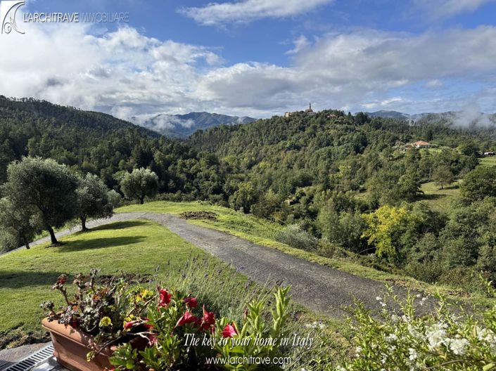 Image No.2-Villa de 5 chambres à vendre à Sesta Godano