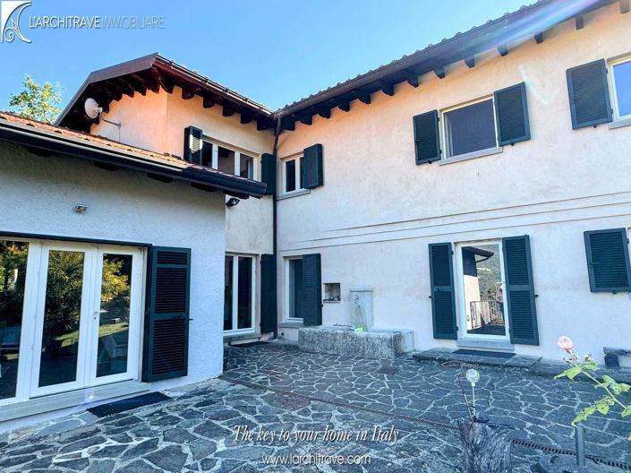 Image No.2-Maison de 5 chambres à vendre à Pontremoli