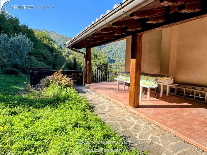 Image No.4-5 Bed House for sale