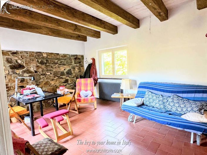 Image No.6-5 Bed House for sale