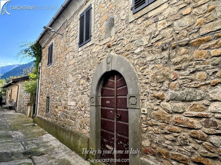 Image No.1-Maison de 4 chambres à vendre à Comano