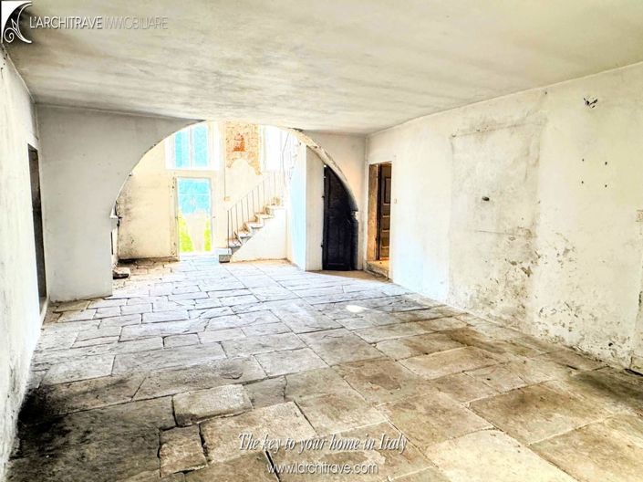 Image No.2-4 Bed House for sale