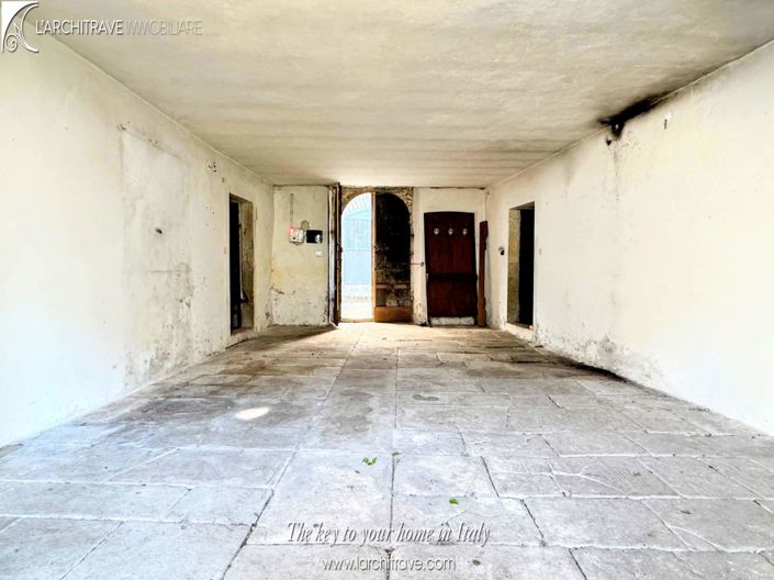 Image No.6-4 Bed House for sale